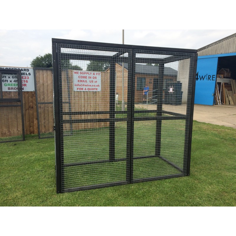 Hand Painted Rabbit Pet run 6ft x 4ft